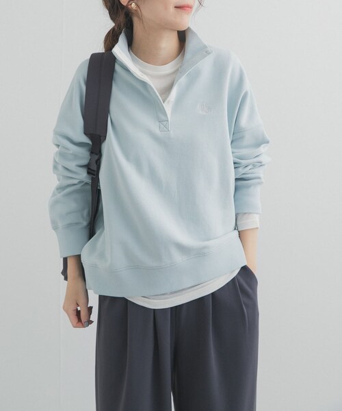 URBAN RESEARCH DOORS（アーバンリサーチドアーズ）の「刺繍スタンドカラースウェット（スウェット・レディース・OFF/L.BLUE・Free）」の14枚目の写真