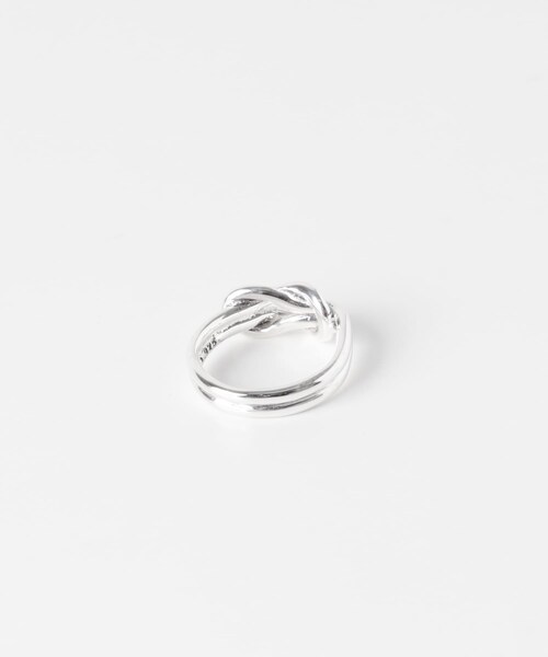 URBAN RESEARCH(アーバンリサーチ)の「XOLO KNOT RING(リング・メンズ・SILVER・L)」の4枚目の写真