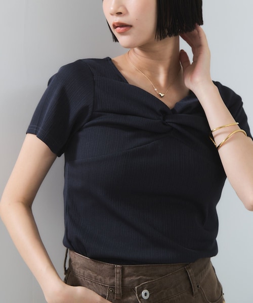 VIS(ビス)の「ツイストテレコカットソー(Tシャツ/カットソー・レディース・チャコール/オフホワイト/ダークブラウン・F)」の2枚目の写真