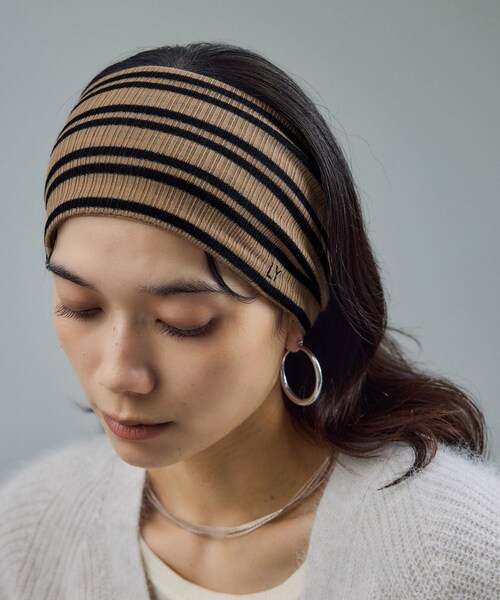 ADAM ET ROPE'（アダムエロペ）の「【J'aDoRe・店舗限定】【La Maison de Lyllis（メゾンドリリス）】HAIRBAND ヘアバンド（ヘアバンド・レディース・ブラック系/ベージュ系/グリーン/オレンジ系・F）」の5枚目の写真