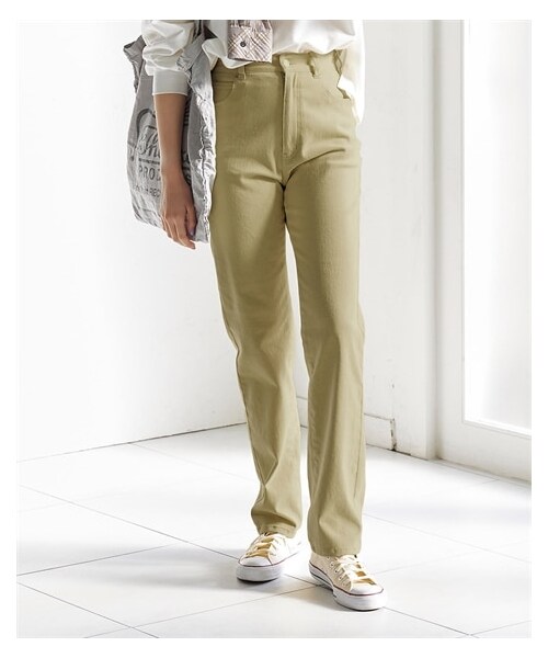 nissen（ニッセン）の「ストレッチゆるリラックスカラーデニムパンツ（ゆったりヒップ）（股下69cm）＜大きいサイズ有＞（パンツ・レディース・ソフトカーキ/バニラソフト/セサミグレー/ハニーマスタード/ソフトピンク/ラベンダー・L/LL/3L/4L/5L/6L/8L/10L/M/S）」の21枚目の写真