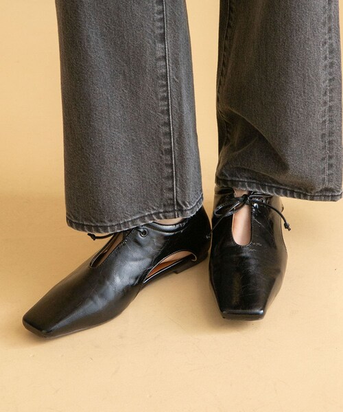 URBAN RESEARCH Sonny Label（アーバンリサーチサニーレーベル）の「スクエアトゥスリットパンプス（パンプス・レディース・ブラック/シルバー・S/M/L）」の6枚目の写真