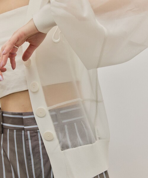 ADAM ET ROPE'(アダムエロペ)の「【サステナブル】シアーロゴカーディガン(カーディガン/ボレロ・レディース・ブラック/ホワイト/ブルー系・F)」の15枚目の写真