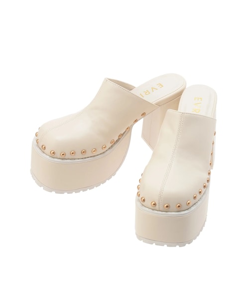 EVRIS（エヴリス）の「スタッズチャンキーヒールサボ（ブーティ・レディース・ホワイト/ブラック・S/M/L）」の5枚目の写真