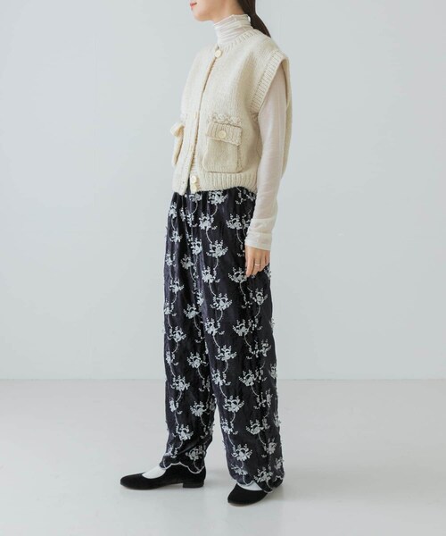 URBAN RESEARCH(アーバンリサーチ)の「crinkle crinkle crinkle velvet embroidery pants(その他パンツ・レディース・SILVERLAME/BLACKLAME・FREE)」の3枚目の写真