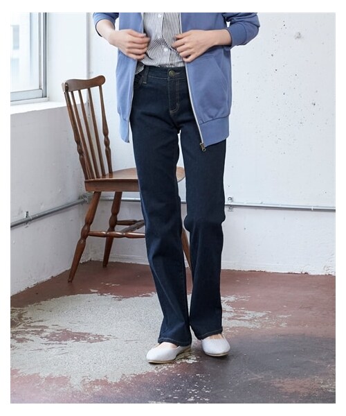 nissen（ニッセン）の「すごのびストレッチデニムストレートパンツ（ゆったり太もも）（選べる3レングス）＜大きいサイズ有＞（チノパンツ・レディース・フェードブルー/ユーズドブルー/ネイビー・L/LL/3L/4L/5L/6L/8L/10L）」の21枚目の写真