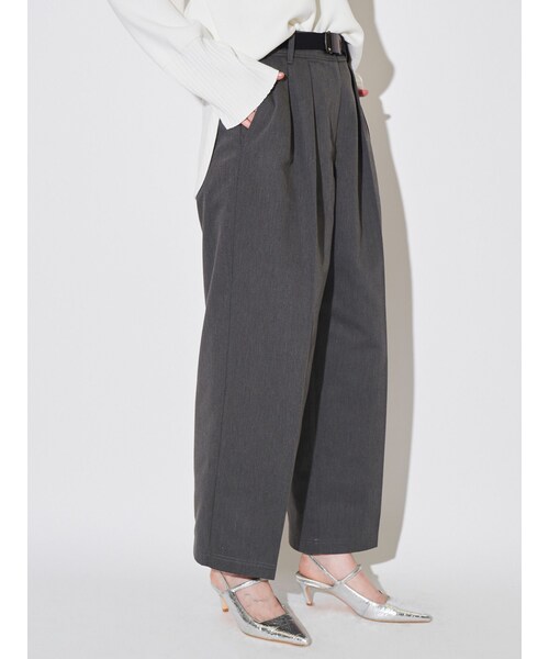 ELENDEEK（エレンディーク）の「CHINO TUCKED PT（その他パンツ・レディース・アイボリー/グレー/ベージュ・01/02）」の9枚目の写真