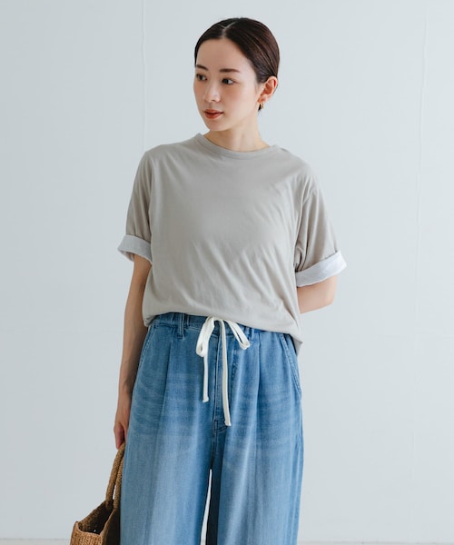 URBAN RESEARCH(アーバンリサーチ)の「リバーシブルTシャツ(Tシャツ/カットソー・レディース・RED×BEIGE/KHAKI×WHT/BLACK×OFF・FREE)」の2枚目の写真
