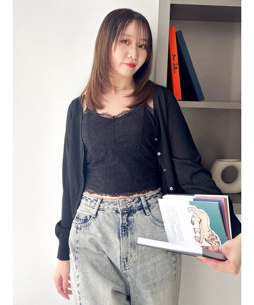 dazzlin（ダズリン）の「【UV】ラメシンプルニットカーディガン（カーディガン/ボレロ・レディース・ホワイト/グレー/ブラック/ブルー・F）」の4枚目の写真