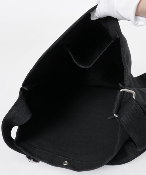 URBAN RESEARCH（アーバンリサーチ）の「『別注』BROOKS BROTHERS×UR　CANVAS SHOULDER BAG（ショルダーバッグ・メンズ・BLACK/NATURAL・one）」の7枚目の写真