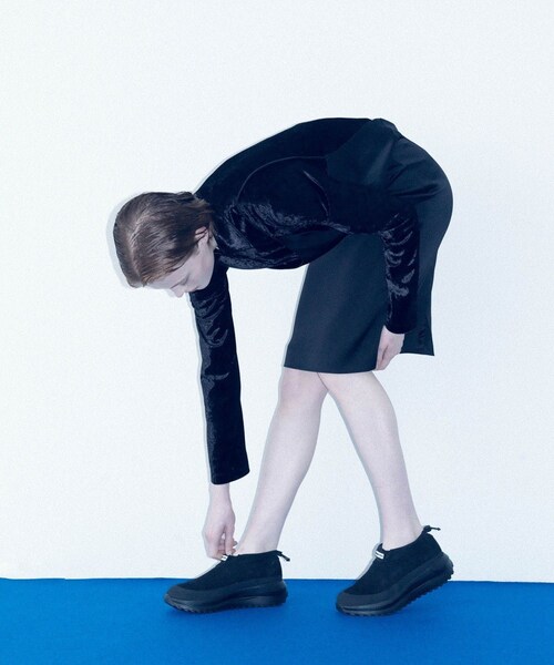 ADAM ET ROPE'（アダムエロペ）の「【HUNTER for ADAM ET ROPE'】別注TRAVEL FLOW SUEDE TRAINER（スニーカー・レディース・ブラック/グレー系/ダークブラウン・23/24/25/26/27/28）」の20枚目の写真