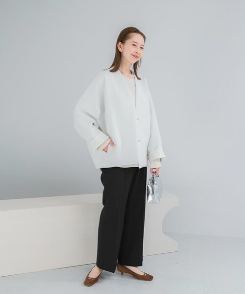 URBAN RESEARCH ROSSO（アーバンリサーチロッソ）の「『一部別注カラー』ELENDEEK　FORM SHORT COAT（ノーカラージャケット・レディース・別注O.WHT/別注NVY/MNT・Free）」の11枚目の写真