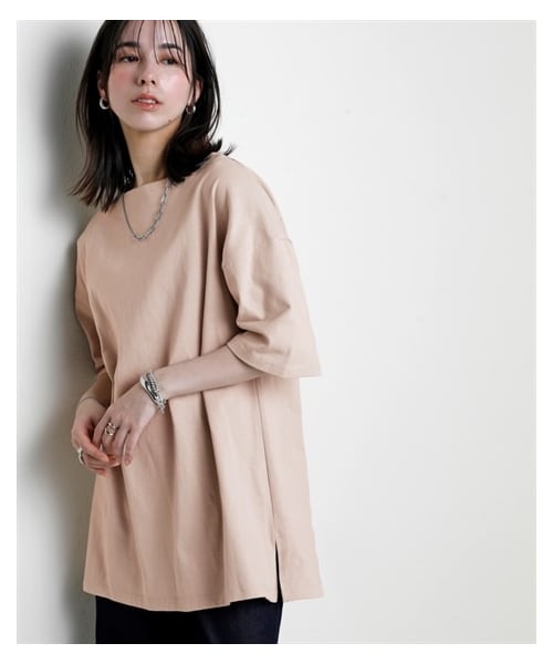 nissen（ニッセン）の「綿１００％バスクオーバーサイズ５分袖チュニック（UVカット）＜大きいサイズ有＞（チュニック・レディース・黒/オフホワイト/ダークグレー/ミルクベージュ/スモーキーグリーン/ソフトピンク/インクブルー・S~M相当/L~LL相当/3L~4L相当/5L~6L相当/8L相当/10L相当）」の4枚目の写真