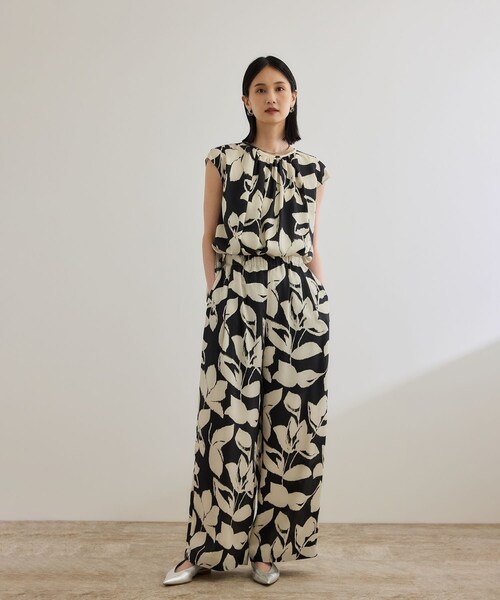 ROPE'（ロペ）の「DEVEAUXジオメトリックフラワーブラウス（シャツ/ブラウス・レディース・ブラック/オレンジ・F）」の4枚目の写真