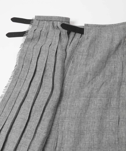 かぐれ（カグレ）の「『別注』O’NEIL OF DUBLIN×かぐれ　LINEN PLEATS SKIRT（スカート・レディース・BLUE/GLEN CHECK・XS）」の18枚目の写真