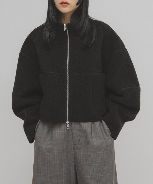 KBF（ケイビーエフ）の「リバーシブルボアジャケット（テーラードジャケット・レディース・BEIGE/BLACK・One）」の8枚目の写真