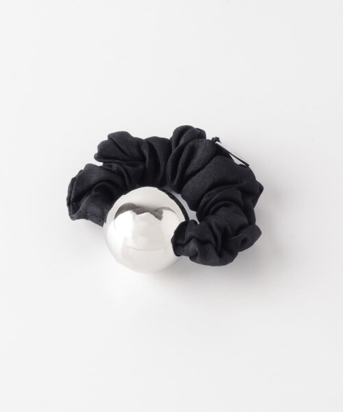 URBAN RESEARCH ROSSO（アーバンリサーチロッソ）の「heyep　M METAL BALL SILK SCRUNCHIE（ヘアゴム・レディース・BLACK・-）」の2枚目の写真