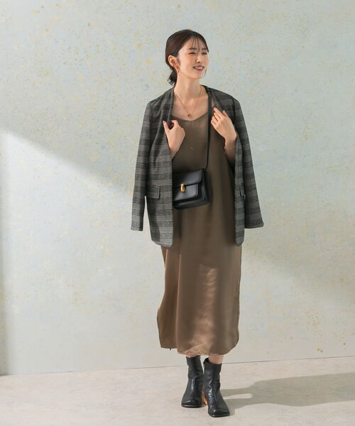 URBAN RESEARCH ROSSO（アーバンリサーチロッソ）の「サテンキャミワンピース（ワンピース・レディース・KHK.BROWN/L.BEIGE/BLUEGRAY・FREE）」の9枚目の写真