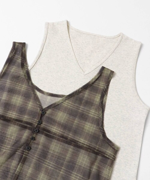KBF（ケイビーエフ）の「シアーチェックベストSETトップス（タンクトップ・レディース・BRN×BRN/KHAKI×OAT/NAVY×NAVY・One）」の21枚目の写真