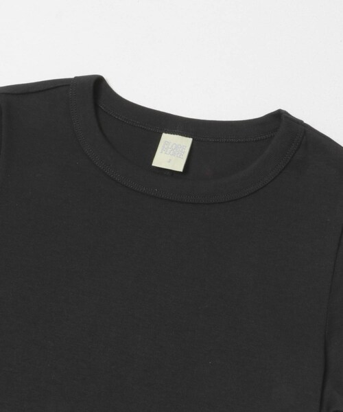 URBAN RESEARCH(アーバンリサーチ)の「FLORE FLORE CAR T-SHIRTS(Tシャツ/カットソー・レディース・WHITE/BLACK/OFF WHITE/EVERGREEN/STRAW/MULBERRY・S)」の17枚目の写真
