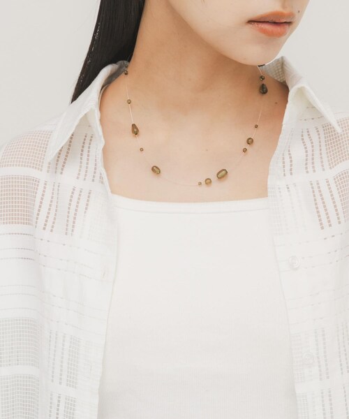 KBF（ケイビーエフ）の「シズクネックレス（ネックレス・レディース・CLEAR/KHAKI・One）」の4枚目の写真