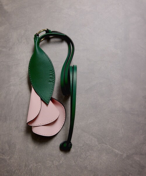 ROPE'(ロペ)の「【teau・牛革】panier pansy ring charm(キー/バッグチャーム・ネックレス)(チャーム・レディース・ブラック/グレー/キャメル/ピンク/イエロー・F)」の10枚目の写真