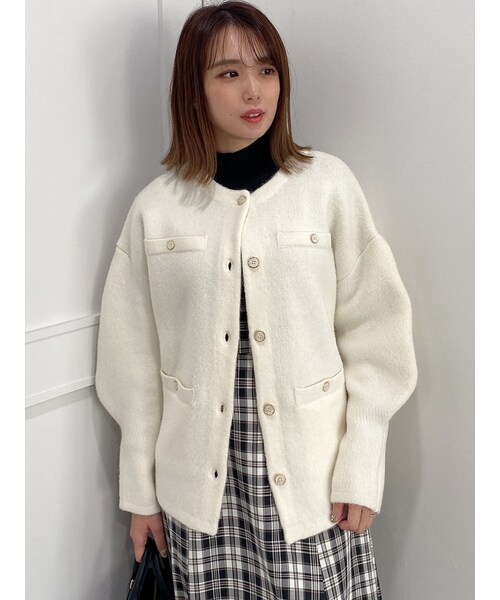 dazzlin（ダズリン）の「レトロプチボタンミドルカーディガン（カーディガン/ボレロ・レディース・アイボリー/チャコールグレー/グリーン/ベージュ/オフホワイト・F）」の3枚目の写真