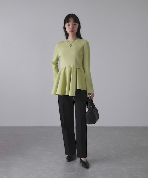 ADAM ET ROPE'(アダムエロペ)の「【サステナブル】ペプラムコンビニットプルオーバー(Tシャツ/カットソー・レディース・ブラック/オフホワイト/ライトグリーン・F)」の5枚目の写真