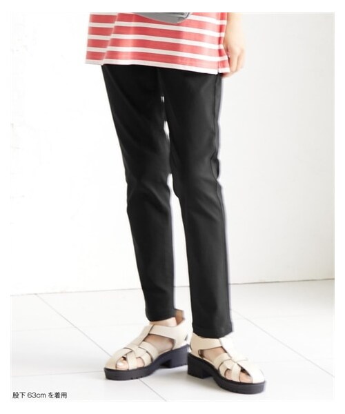 nissen（ニッセン）の「超ストレッチレーヨン混スリムパンツ（ゆったり太もも）（選べる3レングス）＜大きいサイズ有＞（パンツ・レディース・ラベンダー/ライトピンク/ミントグリーン/カーキ/ネイビー/黒/ワインレッド/ダークグリーン/モカ/ライラック/ミストブルー/ライトグレー/シャーベットピンク/イングリッシュイエロー/プラム・L/LL/3L/4L/5L/6L/8L/10L/12L/M）」の10枚目の写真