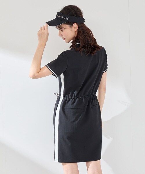 ROPE'(ロペ)の「【撥水】【ストレッチ】シアサッカードロストポロワンピース(ワンピース・レディース・ブラック/ブラック系・L/M/S)」の13枚目の写真