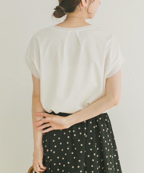 ITEMS URBANRESEARCH（アイテムズ アーバンリサーチ）の「バックタックフレンチプルオーバー（Tシャツ/カットソー・レディース・BLK/WHT/L.BLU/BRN・FREE）」の22枚目の写真