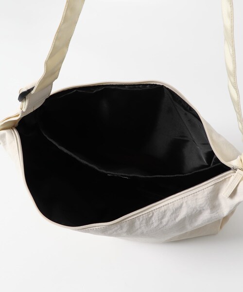 URBAN RESEARCH DOORS（アーバンリサーチドアーズ）の「ウォッシャブルショルダーバッグ（ショルダーバッグ・レディース・BLACK/IVORY・one）」の10枚目の写真