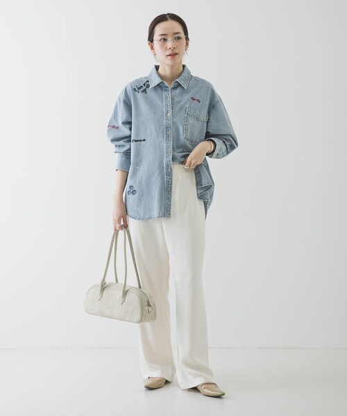 URBAN RESEARCH（アーバンリサーチ）の「サテンイージーセミフレアパンツ（その他パンツ・レディース・OFF WHITE/BLACK・36/38）」の9枚目の写真