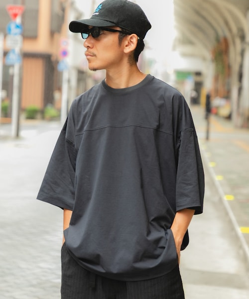 URBAN RESEARCH(アーバンリサーチ)の「Wide Dad BREEZY TECH SHORT-SLEEVE T-SHIRTS(Tシャツ/カットソー・メンズ・D.NAVY/BLACK/CHARCOAL・1/2)」の21枚目の写真