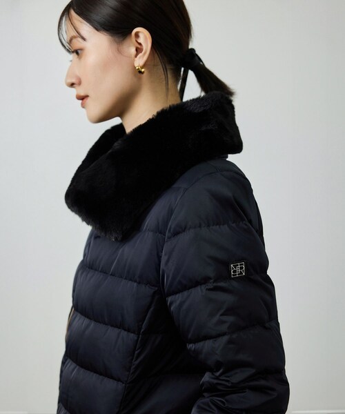 ROPE'(ロペ)の「サテンロング丈ダウンコート/イージーケア(ダウンジャケット/コート・レディース・ブラック/ネイビー・36/38)」の7枚目の写真