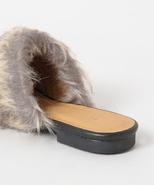 KBF（ケイビーエフ）の「ファーサンダル∴（サンダル・レディース・BLACK/GOLD/BRONZE・36/37/38）」の15枚目の写真