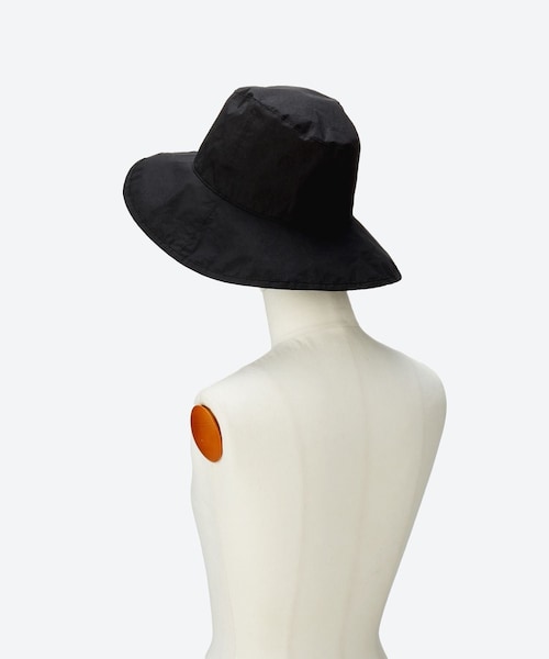 ADAM ET ROPE'(アダムエロペ)の「【KIJIMA TAKAYUKI(キジマ タカユキ)】COTTON SOFT HAT (MIDDLE)(ハット・レディース・ブラック/オフホワイト/サックス・F)」の6枚目の写真