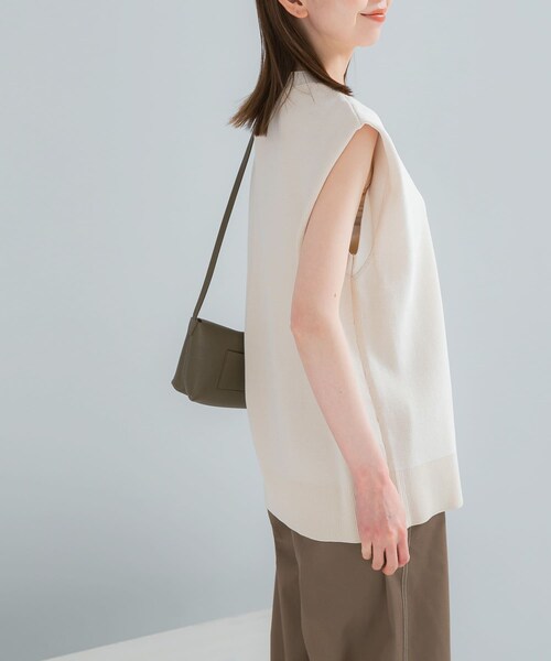 URBAN RESEARCH ROSSO（アーバンリサーチロッソ）の「ショルダータックニットベスト（ベスト・レディース・DARK BROWN/IVORY・Free）」の7枚目の写真