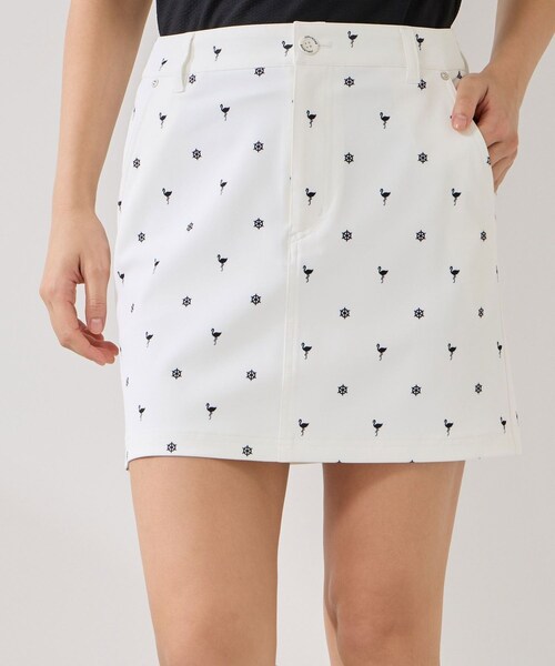 ROPE'（ロペ）の「小紋総柄プリントAラインスカート/UV・接触冷感（デニムスカート・レディース・ブラック/ホワイト/ベージュ・L/M/S）」の2枚目の写真