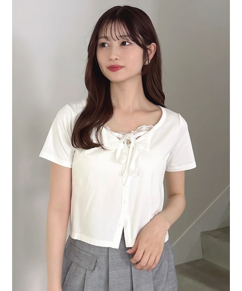 dazzlin（ダズリン）の「レースレイヤードリボンカットプルオーバー（Tシャツ/カットソー・レディース・チャコールグレー/オフホワイト/ネイビー/ブラウン・F）」の4枚目の写真