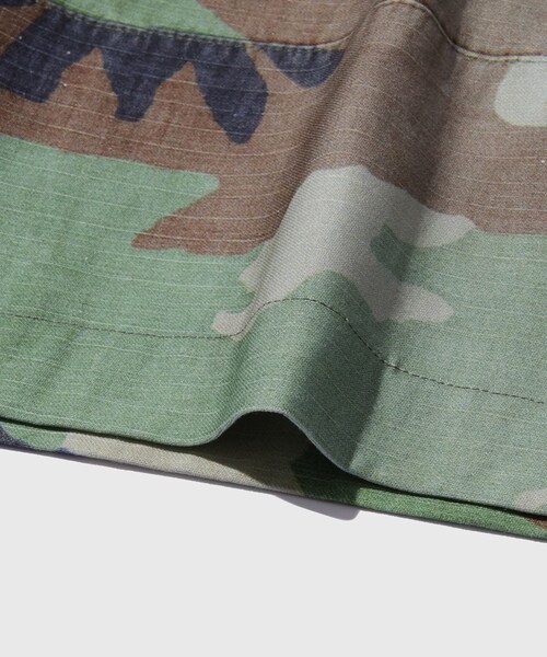 ADAM ET ROPE'(アダムエロペ)の「【TOLQ/トルク】GradationPrintedDenimPants Cargo Shorts(カーゴパンツ・メンズ・グリーン系・2/3)」の9枚目の写真