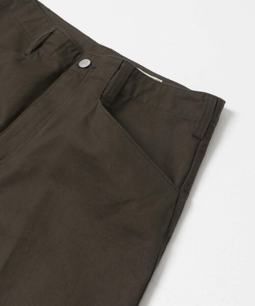 URBAN RESEARCH DOORS（アーバンリサーチドアーズ）の「FORK&SPOON　ワイドシルエットチノパンツ（チノパンツ・メンズ・BLACK/BROWN・4/5）」の9枚目の写真