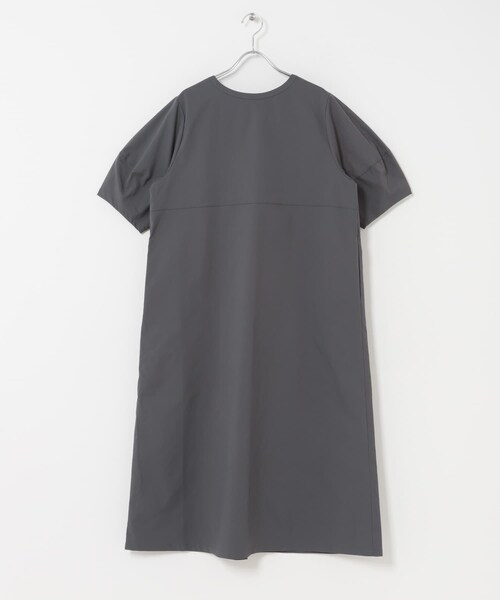 URBAN RESEARCH DOORS(アーバンリサーチドアーズ)の「2WAYランタンスリーブ ワンピース(ワンピース・レディース・CHARCOAL/BLACK・Free)」の11枚目の写真