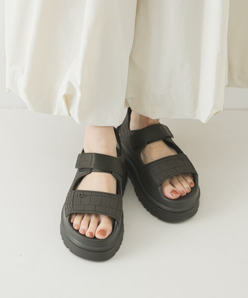 URBAN RESEARCH(アーバンリサーチ)の「UGG W GOLDENGLOW EMBOSSED(サンダル・レディース・D SMOKE・23/24/25)」の3枚目の写真