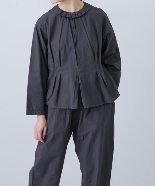 かぐれ（カグレ）の「COSMIC WONDER　シルクコットンブロードクラシックフリルシャツ（シャツ/ブラウス・レディース・Charcoal/Violet ash・1）」の5枚目の写真
