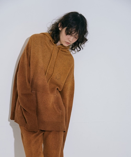 THE GOODLAND MARKET（ザグッドランドマーケット）の「Abode of Snow　Yeti Sweat Hoodie（ニット/セーター・レディース・Orange/Yello・2）」の2枚目の写真