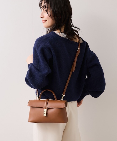 VIS(ビス)の「ひねり金具ワンハンドルミニショルダーバッグ/2WAY,WEB限定カラーあり(ショルダーバッグ・レディース・ブラック/ブラック系/グレー系/キャメル/ベージュ/ダークブラウン/ブルー系・F)」の15枚目の写真