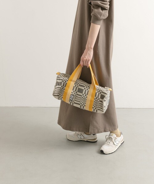URBAN RESEARCH DOORS（アーバンリサーチドアーズ）の「JOHANNA GULLICHSEN　TUBE BAG N DORIS（トートバッグ・レディース・LEAD/BLACK・-0）」の3枚目の写真