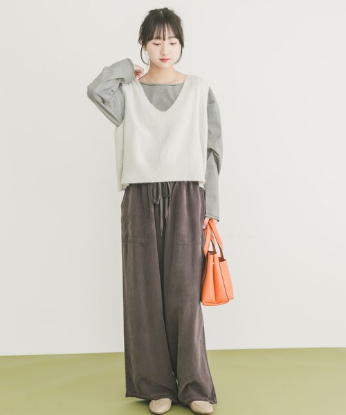 ITEMS URBANRESEARCH(アイテムズ アーバンリサーチ)の「スパンコールVネックニットベスト(ニット/セーター・レディース・BRN/WHT/BLK・FREE)」の9枚目の写真