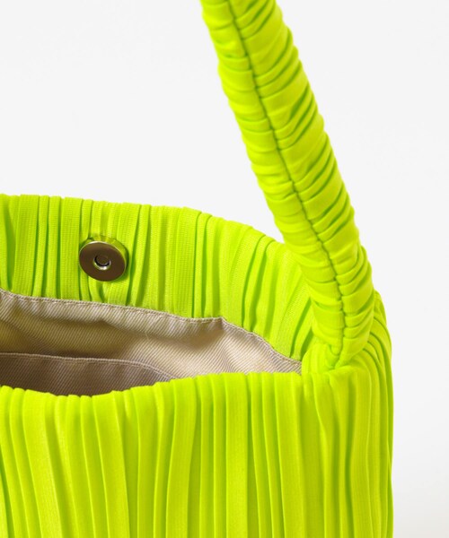 THE GOODLAND MARKET（ザグッドランドマーケット）の「BLUEORB　Mini Shoulder Bag（ハンドバッグ・レディース・DENIM BLUE/LIME GREEN・One）」の5枚目の写真